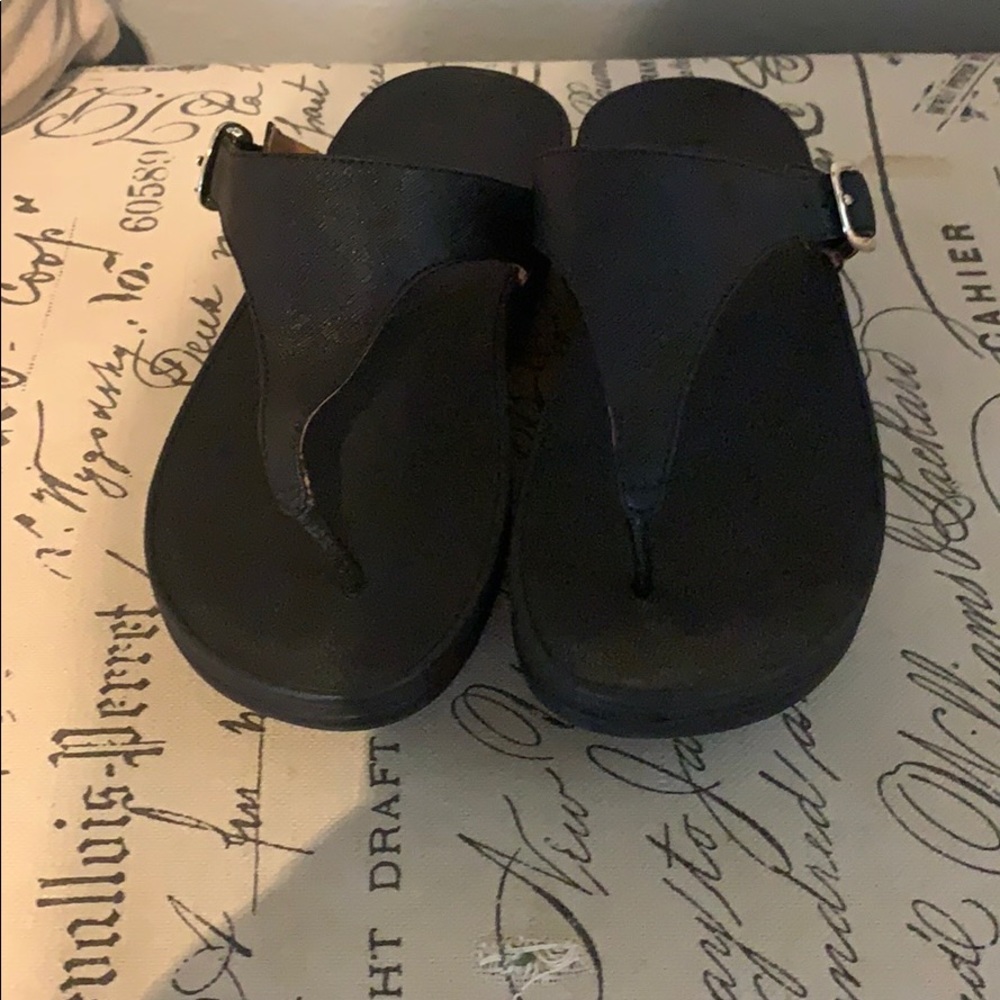 Black fitflops